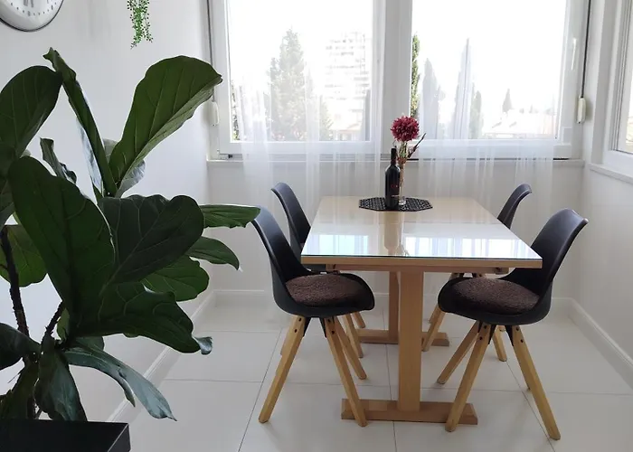 Lelu Luxury With Sea Views Near Centre And Bacvice Apartment Split